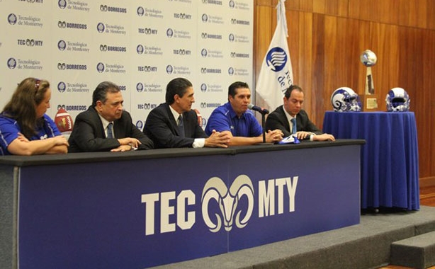Aspectos de la presentación del HC Carlos Altamirano nuevo estratega de Borregos Monterrey